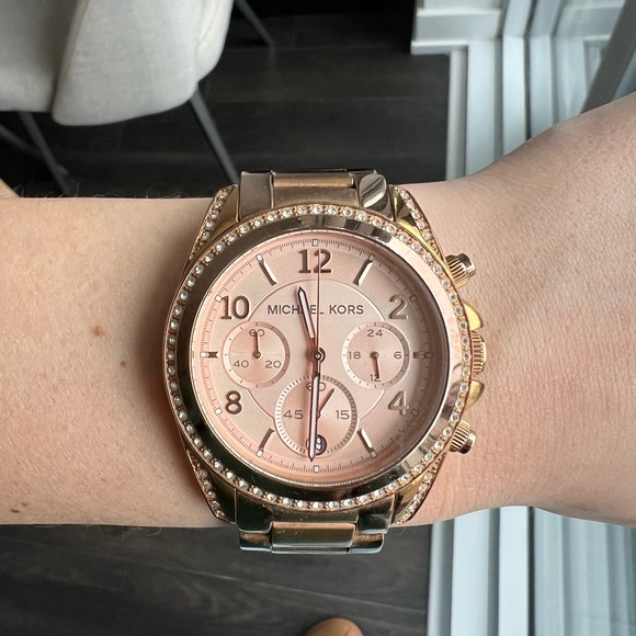 Michael Kors Watch (Rose Gold) - Picture 4 of 6